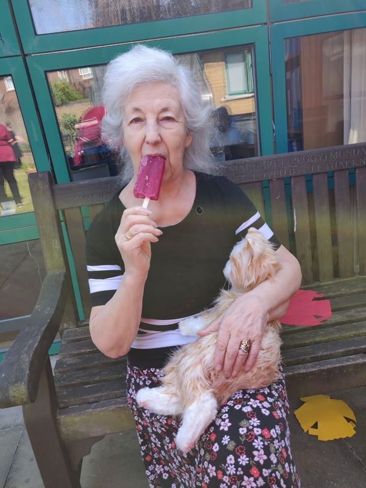 Nancy & Betty enjoying an Ice Lolly : )